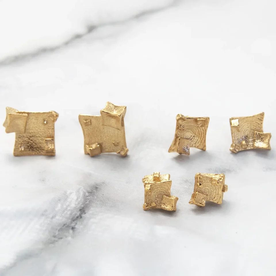 9ct gold 3d cube studs