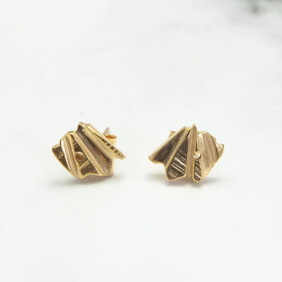 fan studs 18ct gold plated